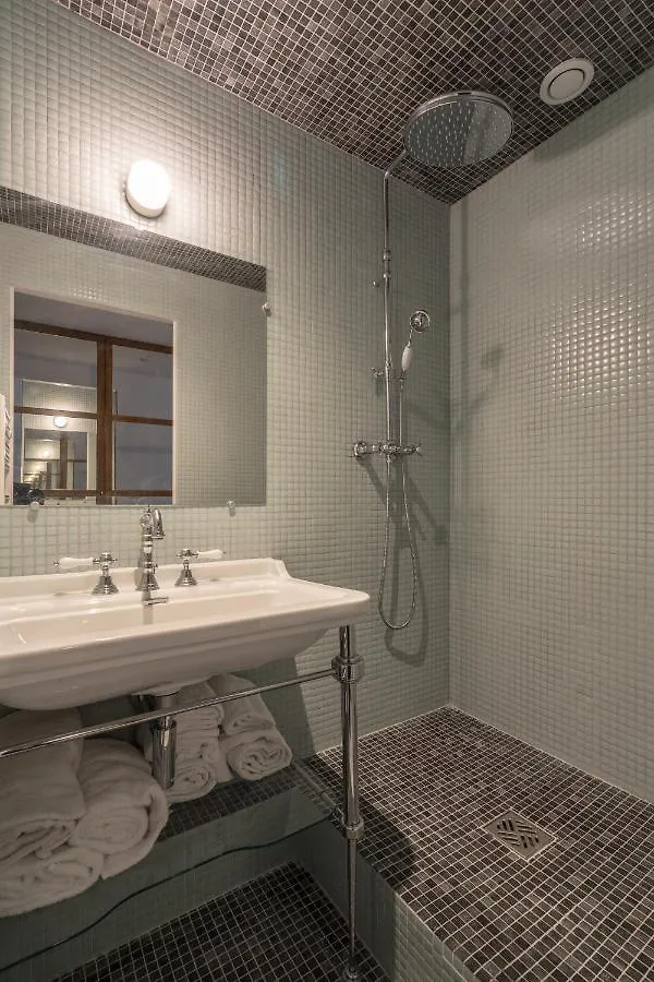 Pied A Terre Palestro Paris